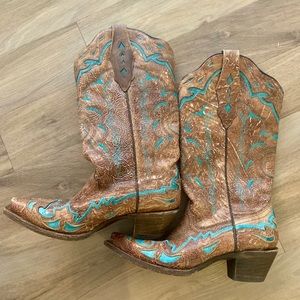 Distressed Corral Boots